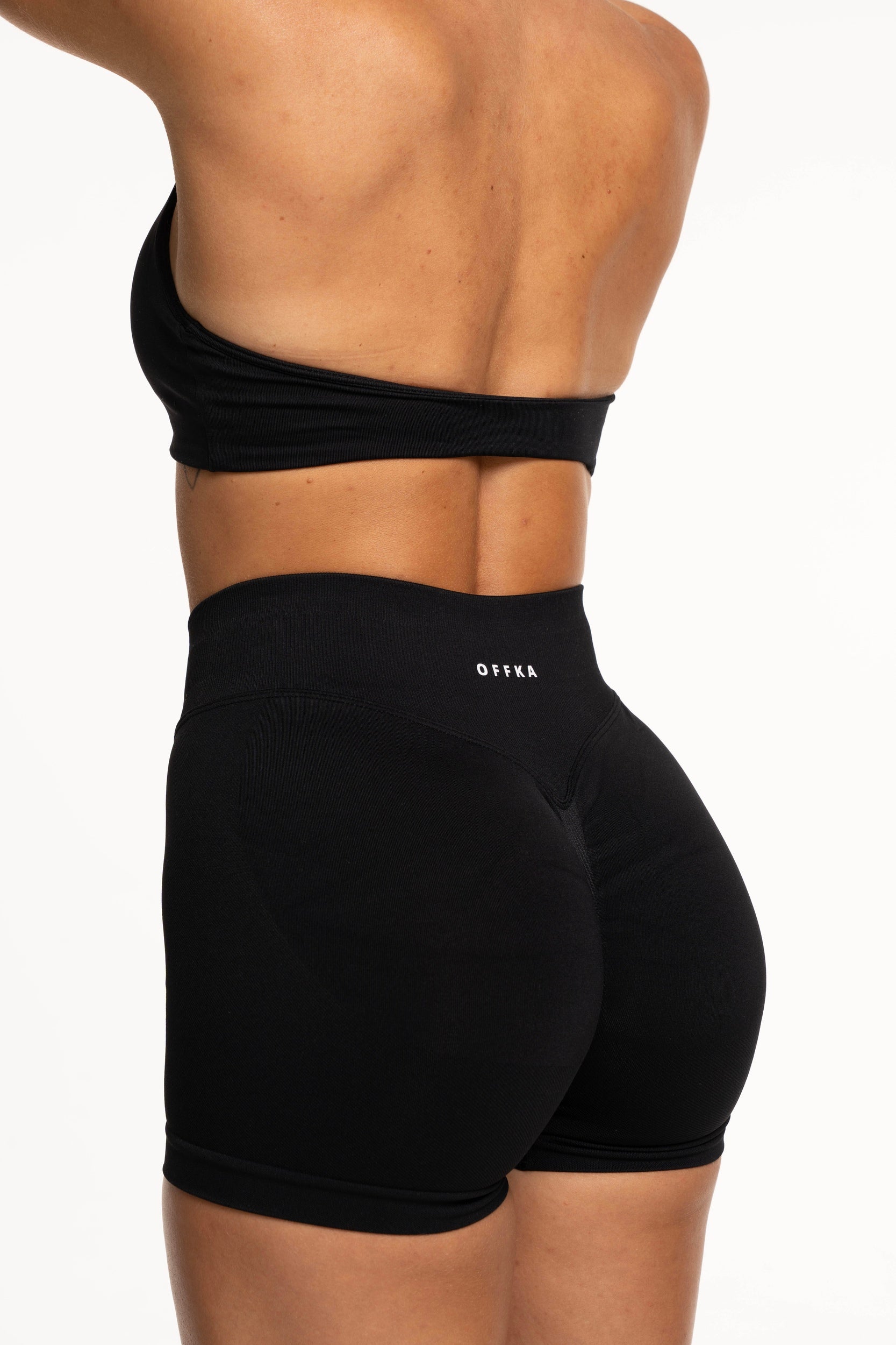 SHORT SIGNATURE - BLACK